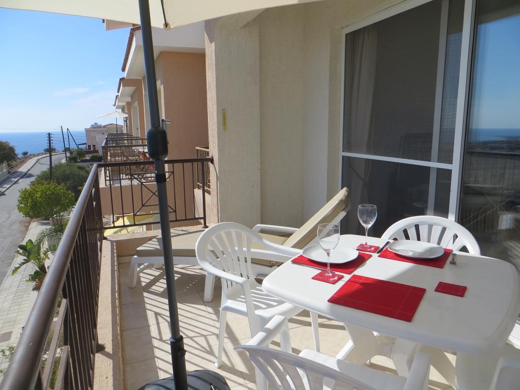Melania Apartment Paphos Extérieur photo