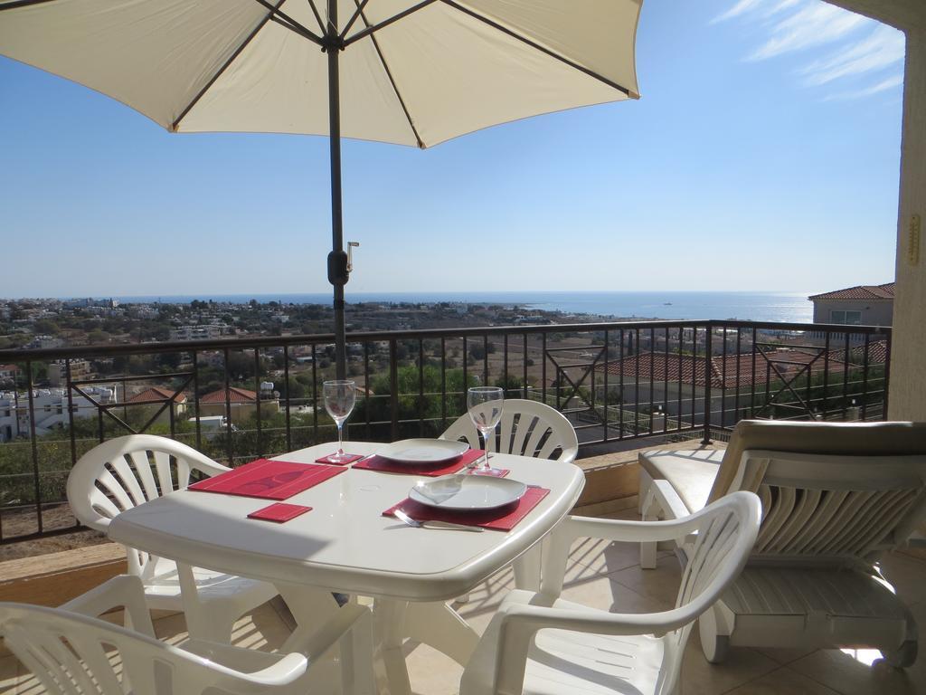 Melania Apartment Paphos Extérieur photo