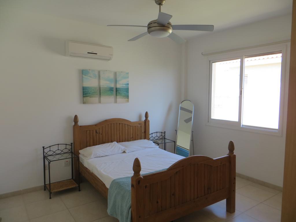 Melania Apartment Paphos Extérieur photo