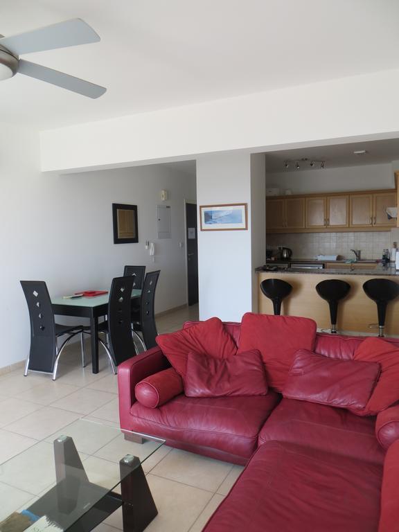 Melania Apartment Paphos Extérieur photo