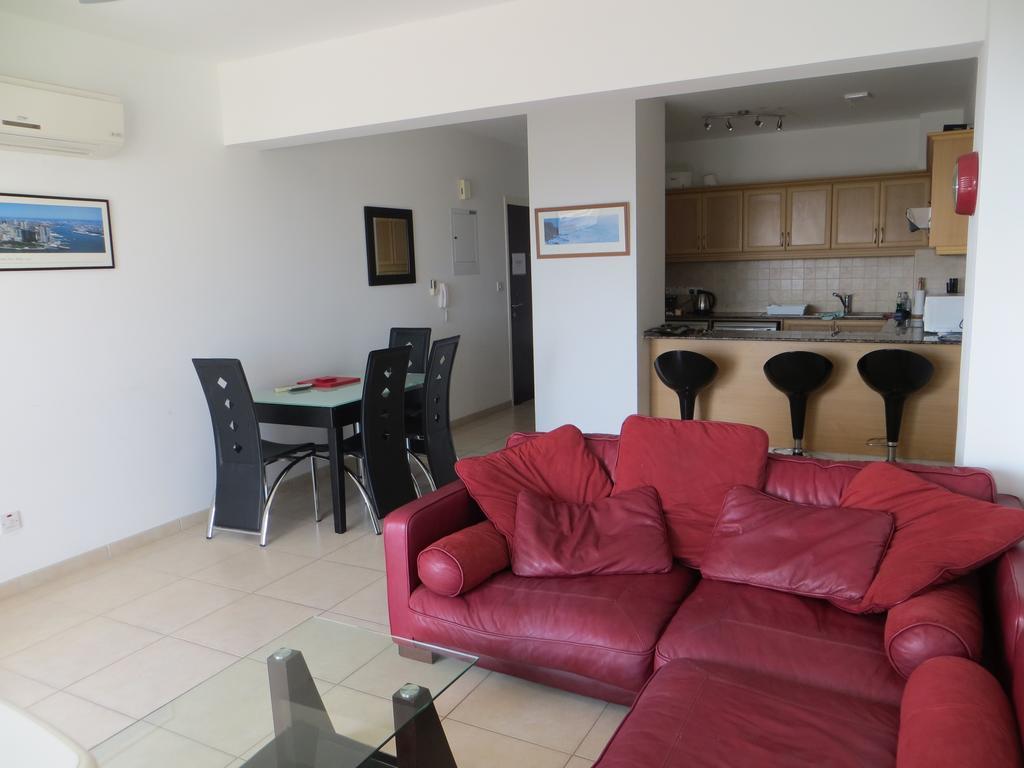 Melania Apartment Paphos Extérieur photo